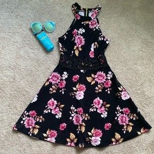 👗 No Boundaries Floral Summer Dress. Size XS.